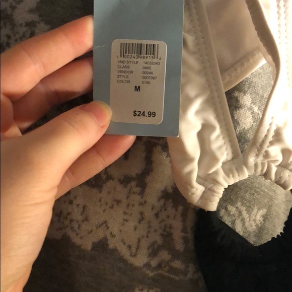 Bathing suit - Picture 4 of 4